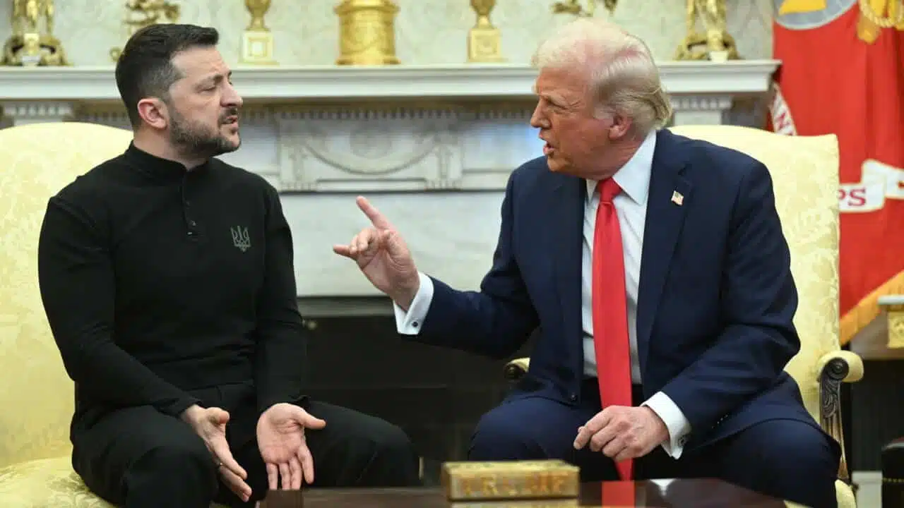 Réactions sur Twitter concernant la tenue de Trump