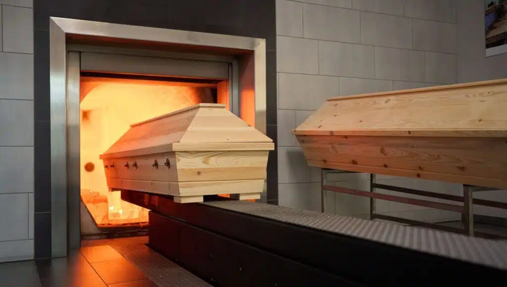 Flamme purificatrice lors d'une cérémonie de crémation