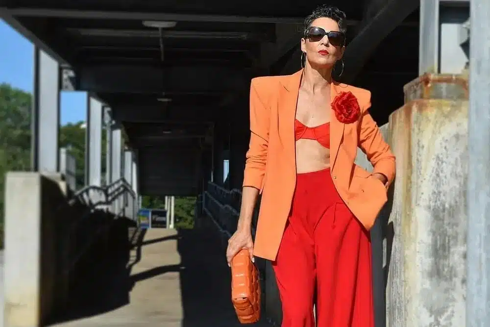 Cheveux avec des mèches naturelles et légères