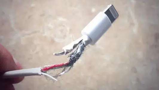 Schéma de protection de câble avec ressort