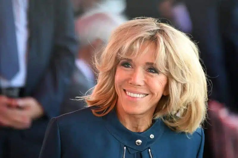 Brigitte Macron avec une frange stylée