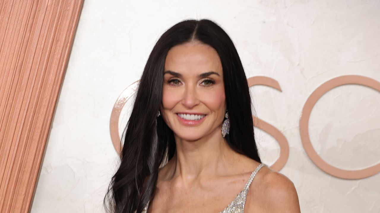 Demi Moore souriante