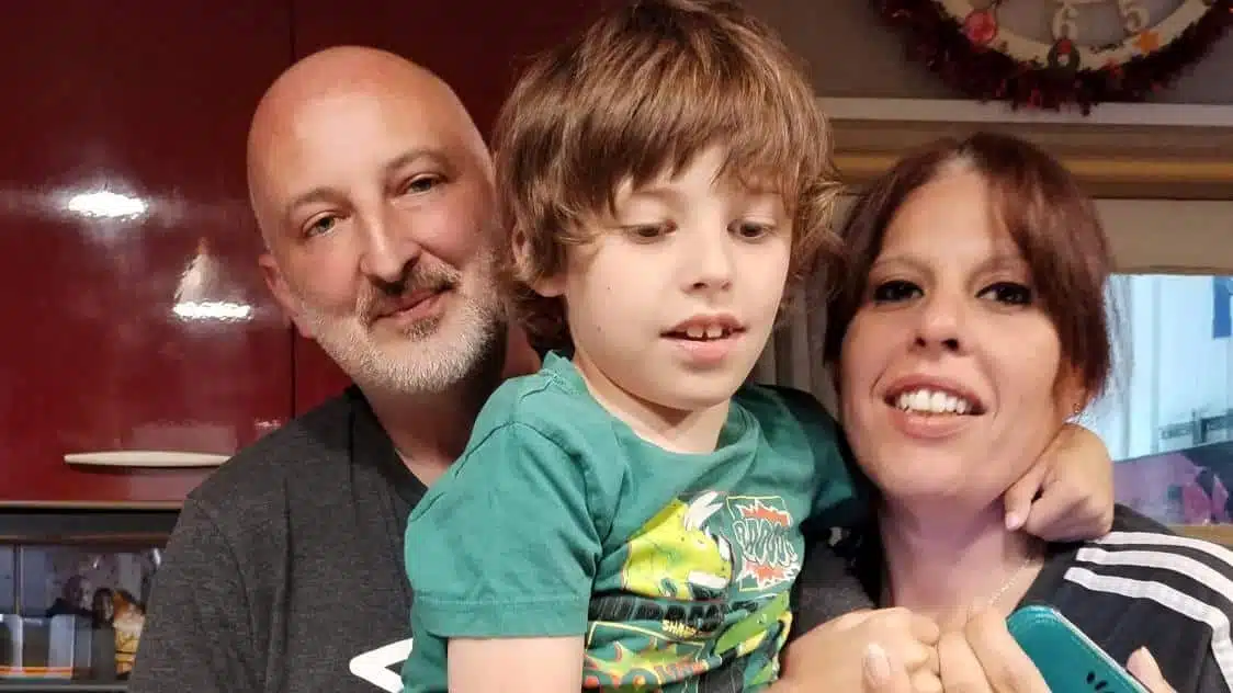 Parents choisissant un prénom