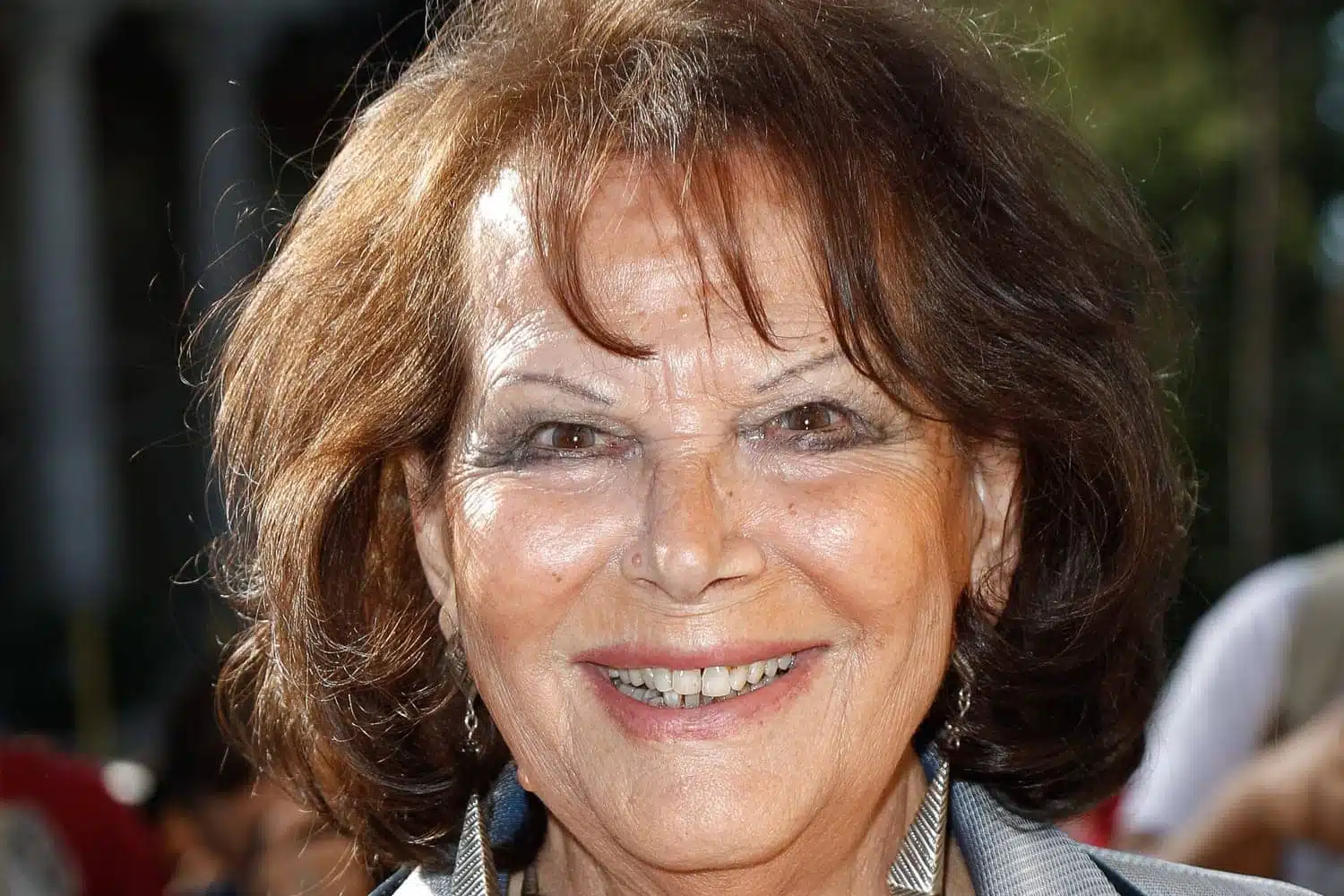 Claudia Cardinale en pleine lumière