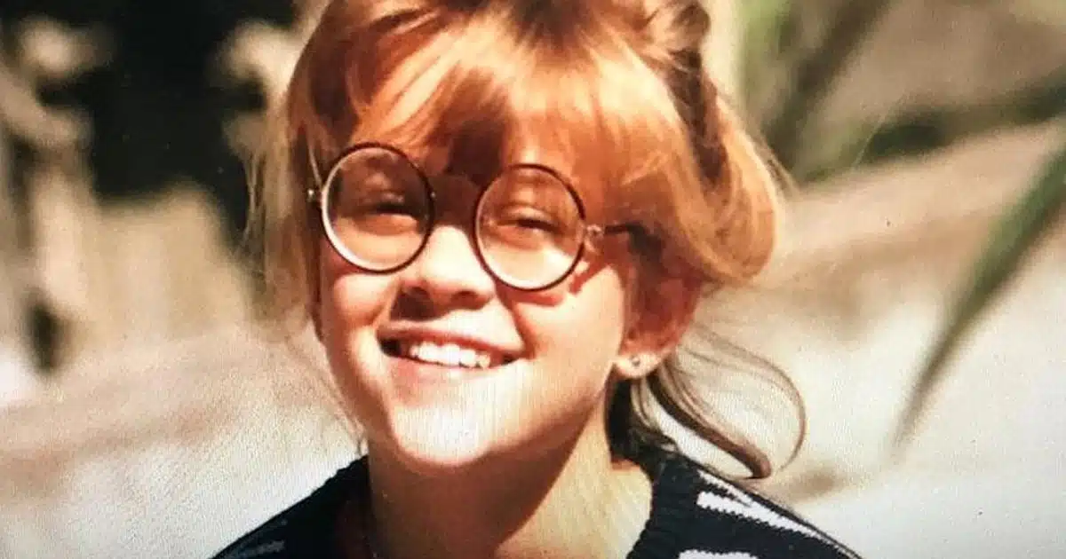 Portrait de Reese Witherspoon, jeune et souriante