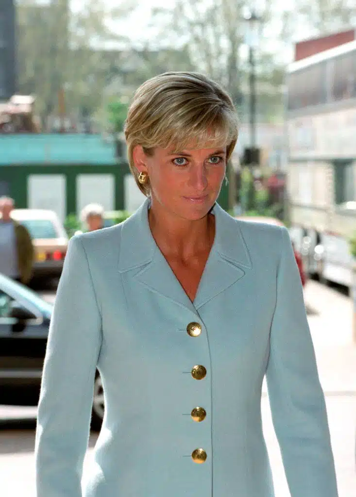 Lady Diana souriante