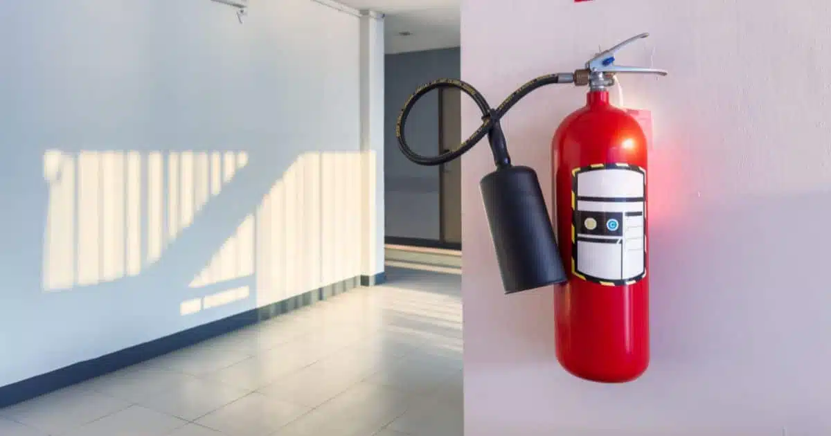 Extinction de feu avec bicarbonate