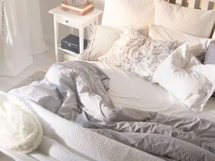 Homme réfléchissant à ses émotions