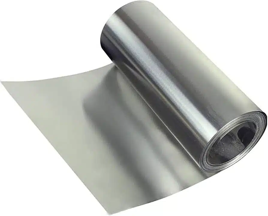 Feuille d'aluminium pliée derrière un routeur Wi-Fi