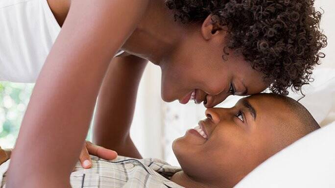 8 choses que les hommes pr&eacute;f&egrave;rent pendant l&rsquo;amour