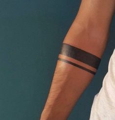 Exemples de tatouages à bandes noires