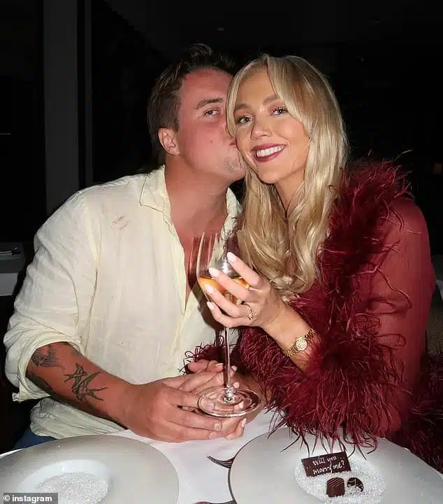 Annie Knight et son fiancé