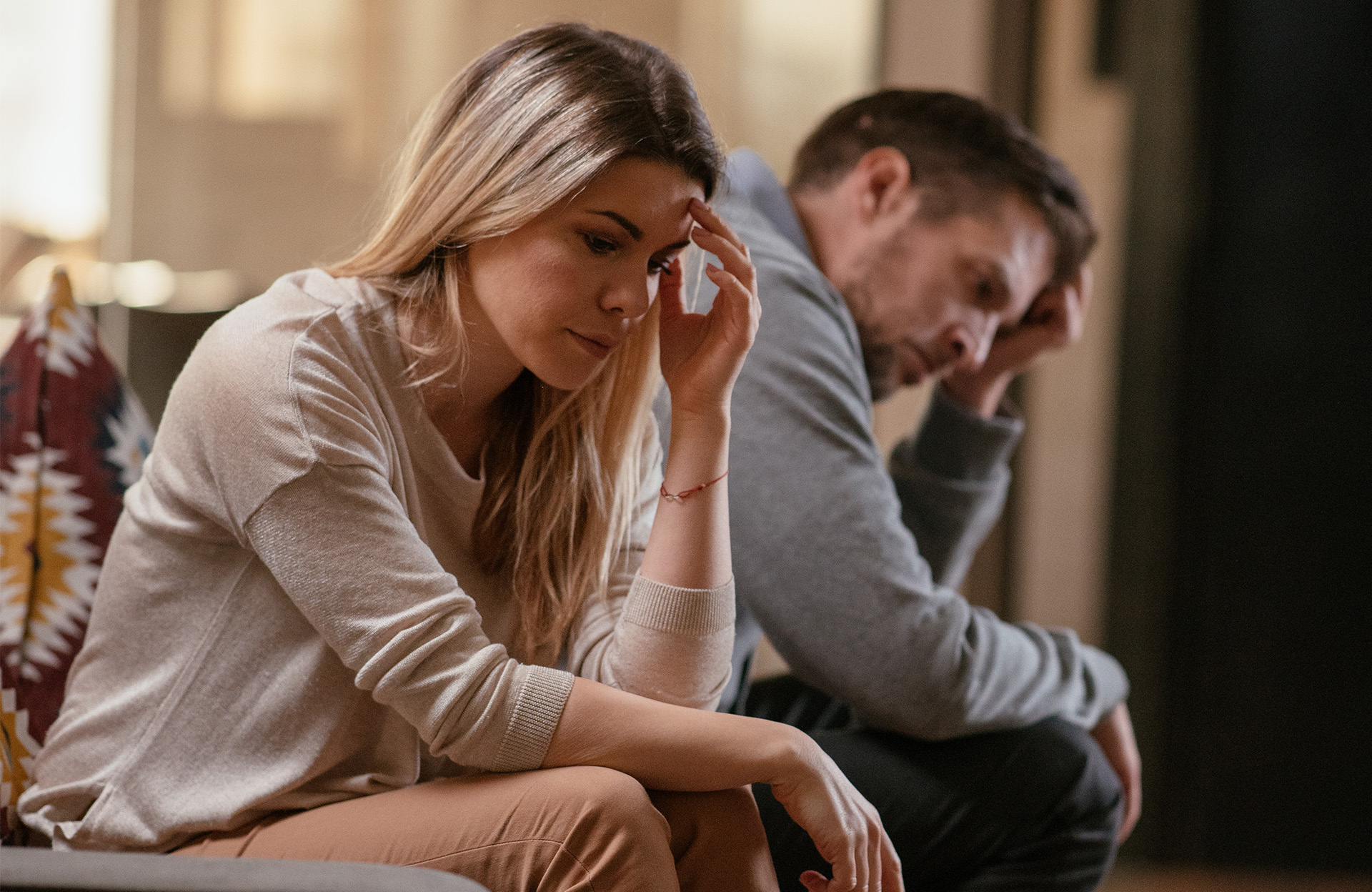 Homme stress&eacute; au travail