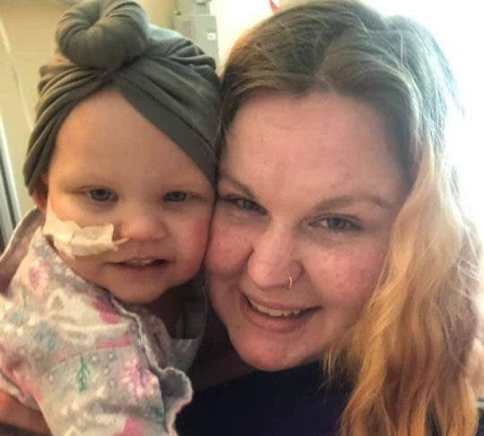 Ce b&eacute;b&eacute; atteint de cancer est victime de propos haineux &agrave; cause de ses parents