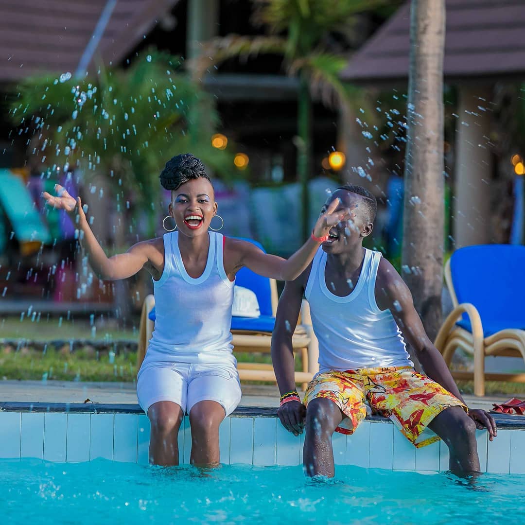 Ce couple de SDF se m&eacute;tamorphose apr&egrave;s un relooking offert pour la Saint Valentin