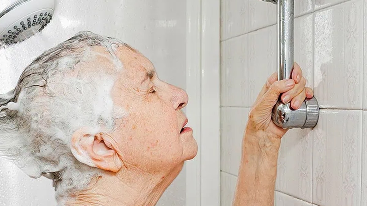 Nombre id&eacute;al de douches par semaine apr&egrave;s 65 ans