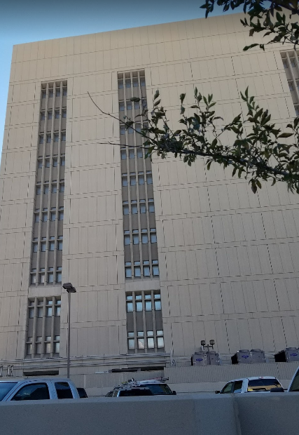 Une maman se débarrasse de son bébé juste après la naissance