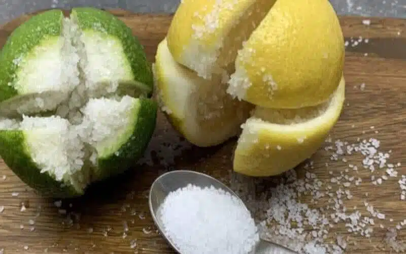 Préparation d'un citron salé