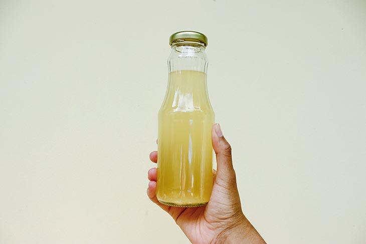 De la menthe infusée dans du vinaigre pour éloigner les moustiques