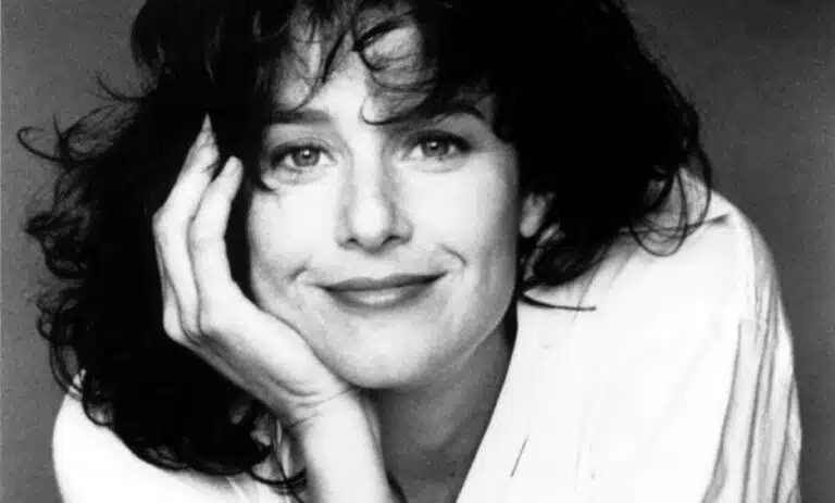 Debra Winger, portrait artistique en noir et blanc