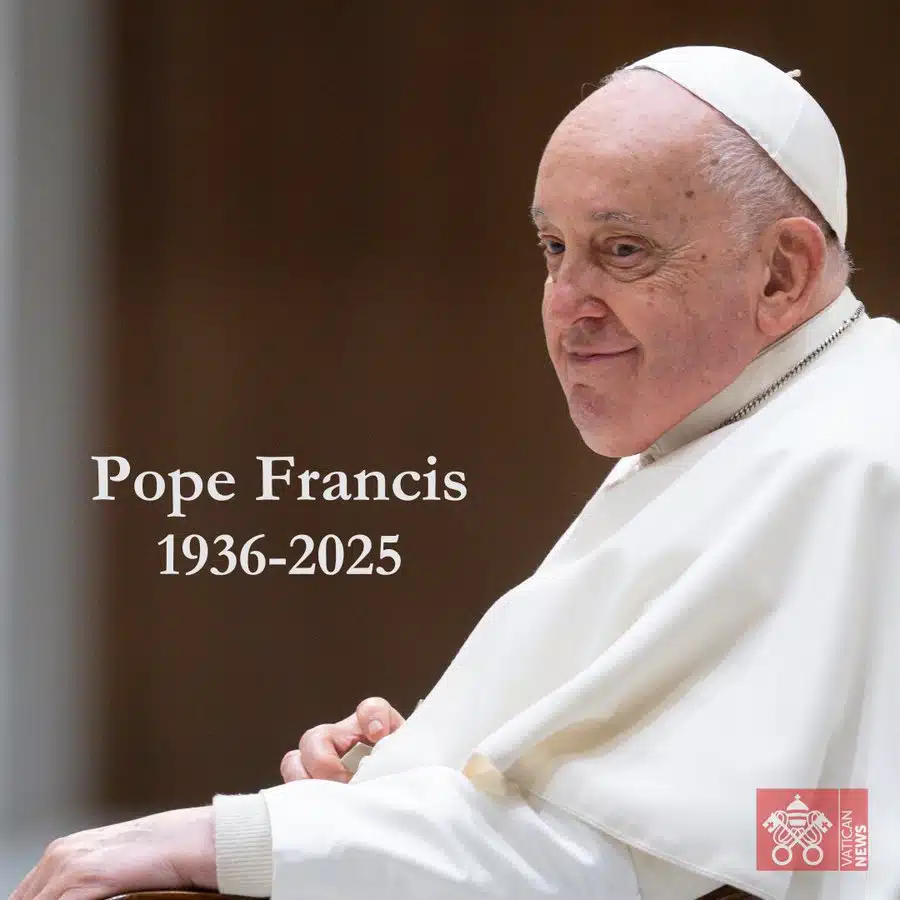 Le pape François en prière