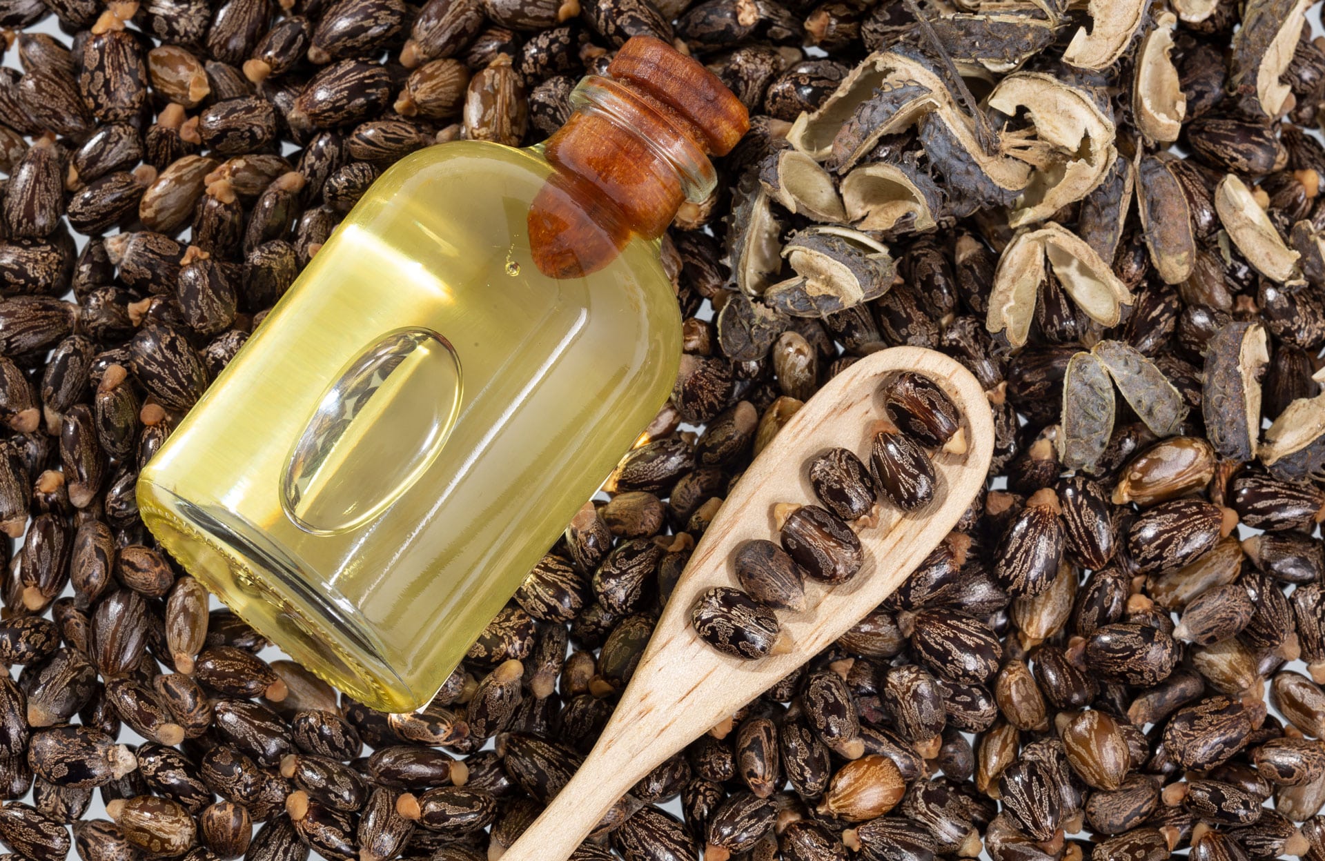 Pieds hydratés avec de l'huile de ricin
