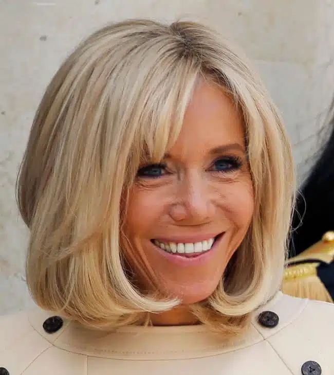 Brigitte Macron sous différents angles