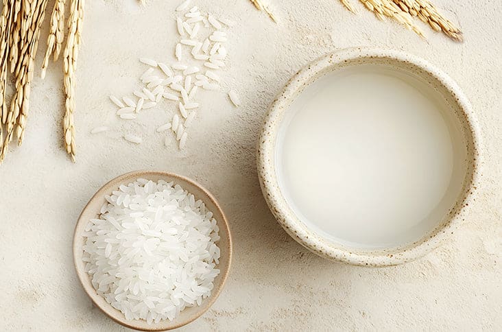 Eau de riz utilisée en soin dentaire
