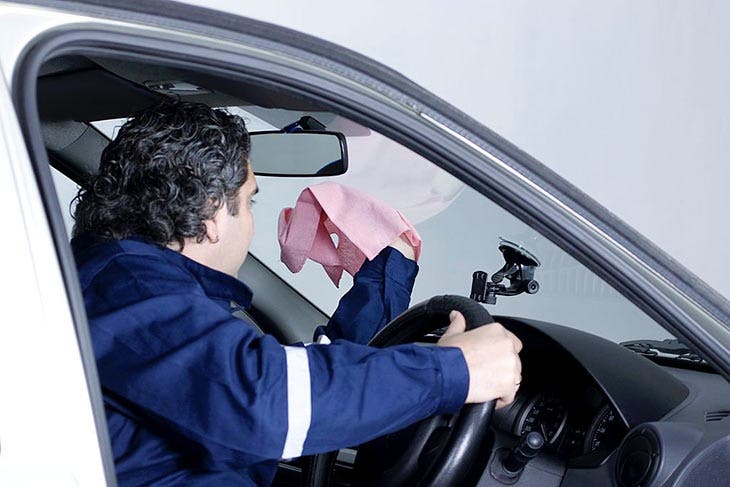 Nettoyer le pare-brise