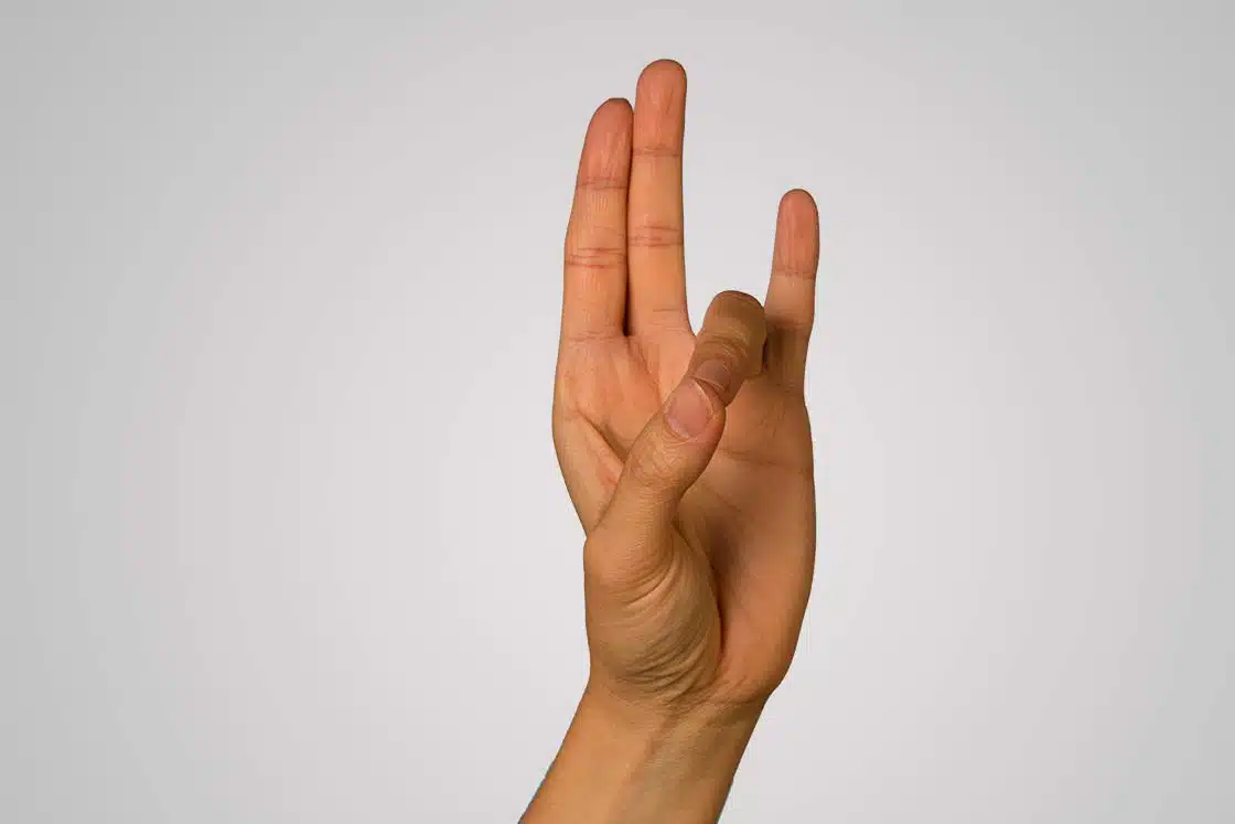 Démonstration du Prithvi Mudra