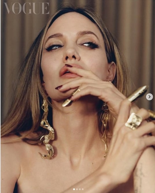 Angelina Jolie, portrait en lumi&egrave;re naturelle