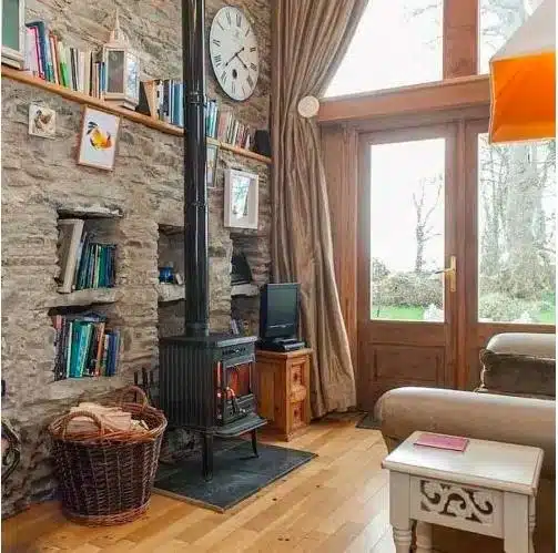 Espace détente avec cheminée