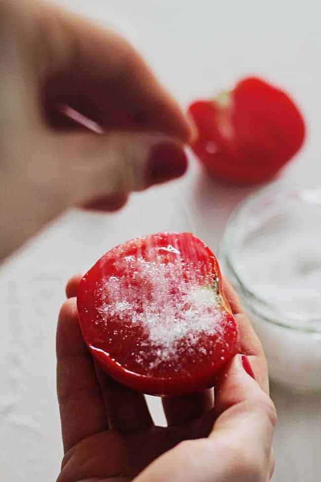 Gommage à la tomate et sucre
