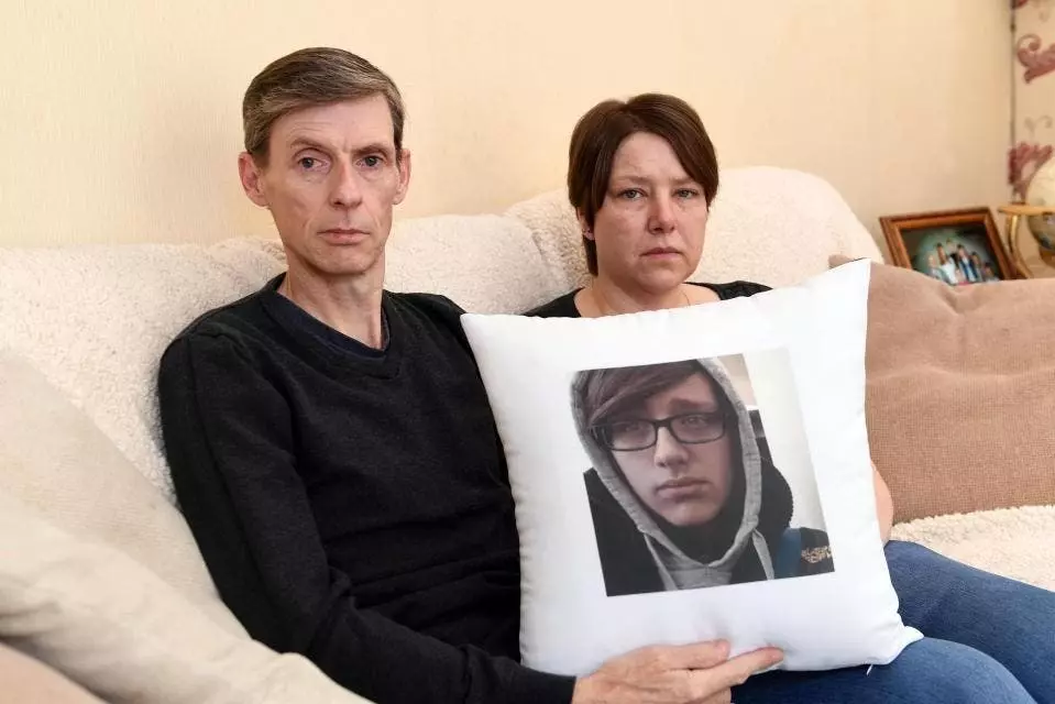 Un ado souffrant de douleurs à l’estomac