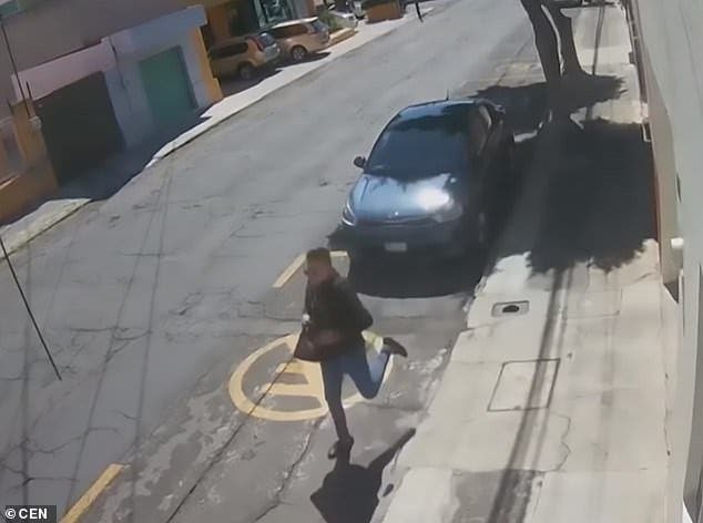 Un clown est tu&eacute; apr&egrave;s avoir tent&eacute; de d&eacute;fendre une m&egrave;re et son fils