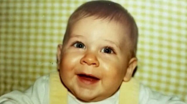 Une ado de 15 ans fait adopter son b&eacute;b&eacute; mais 35 ans apr&egrave;s