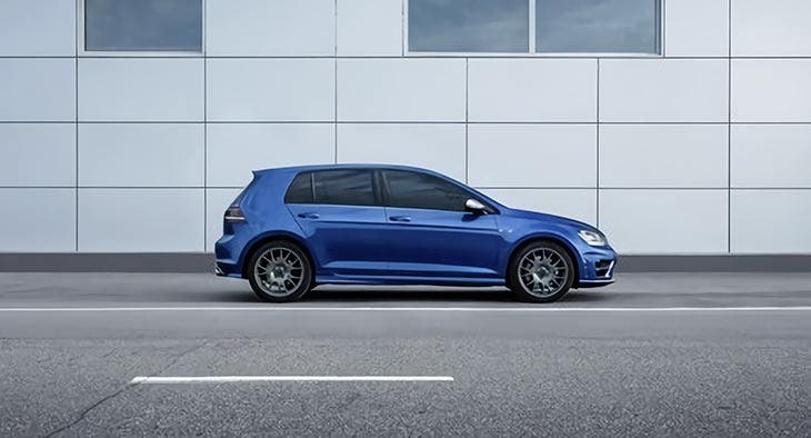 Une voiture bleue – source : spm