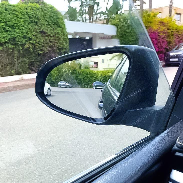 Vitre de la voiture ouverte