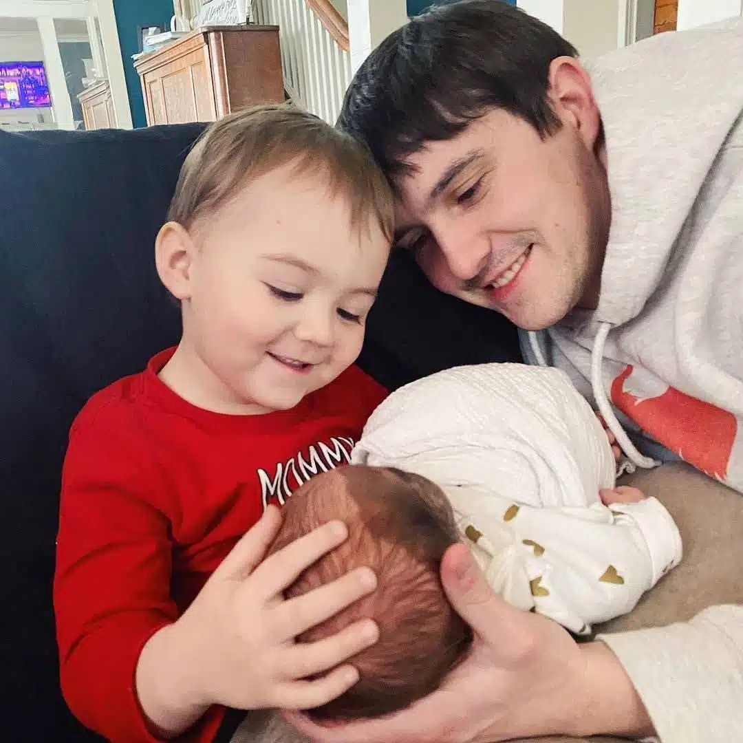 Winry avec son frère et son papa