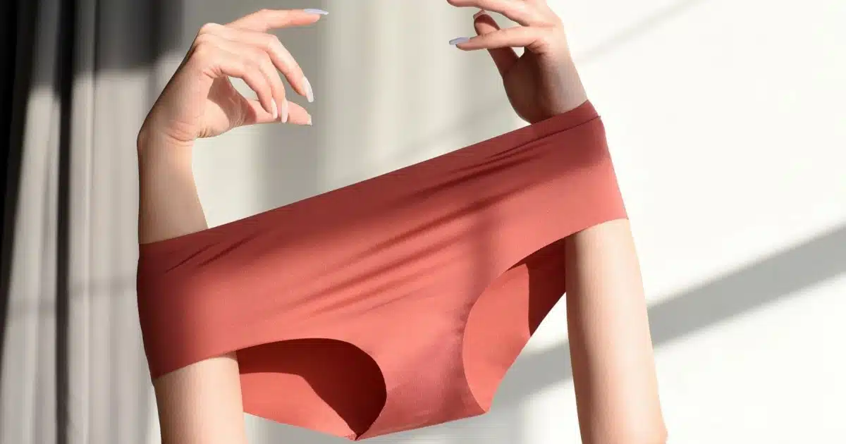 Détail montrant le gousset dans différents modèles de sous-vêtements féminins