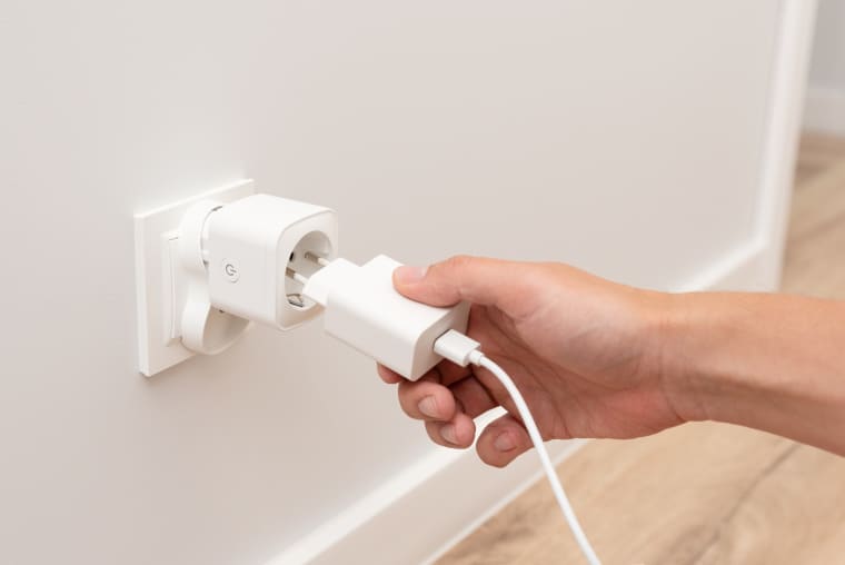 Multiprise avec interrupteur pour économie d'énergie