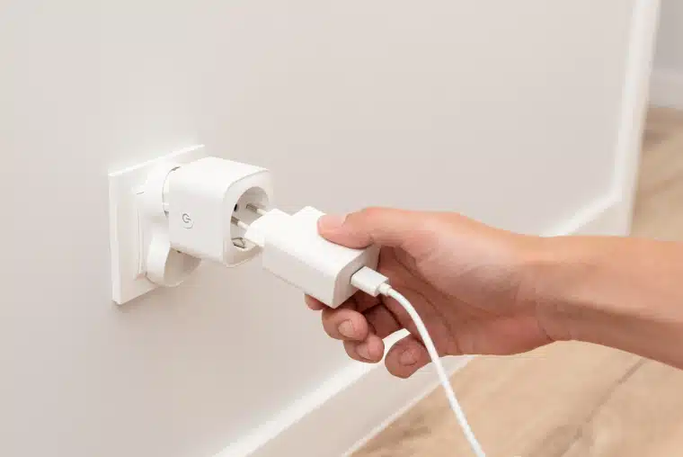 Multiprise avec interrupteur pour économie d'énergie