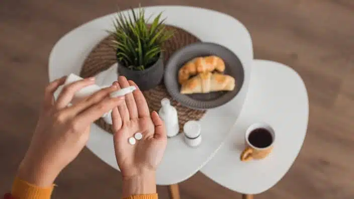 Médicaments et petit-déjeuner
