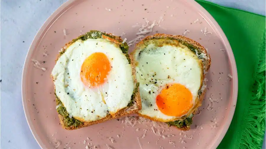 Œufs cuits dans un air fryer