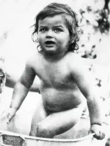 Alain Delon enfant à 20 mois en 1937