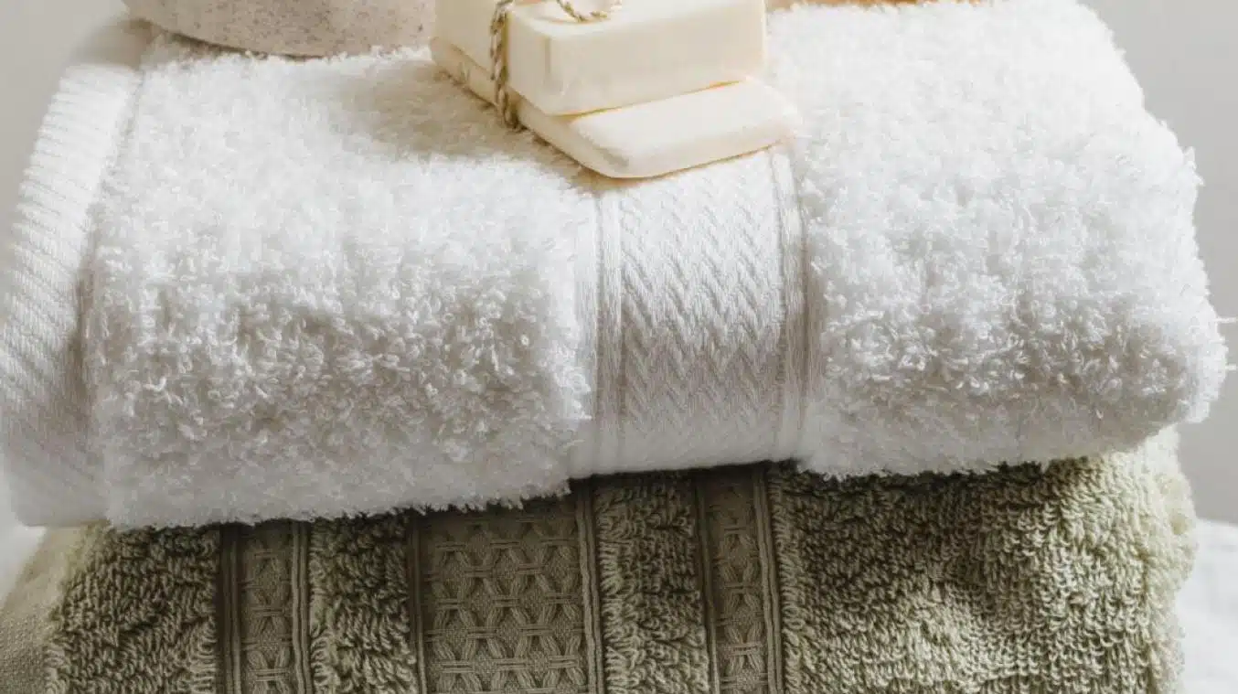 Pliage de serviettes dans un spa