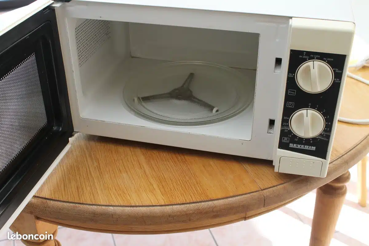 Cache-anneau de micro-ondes en gros plan