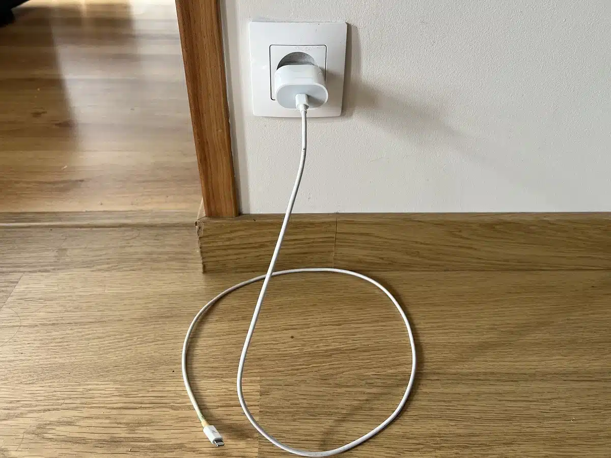 Chargeur accessible aux enfants et animaux