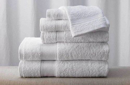 Serviette de bain avec bordure colorée