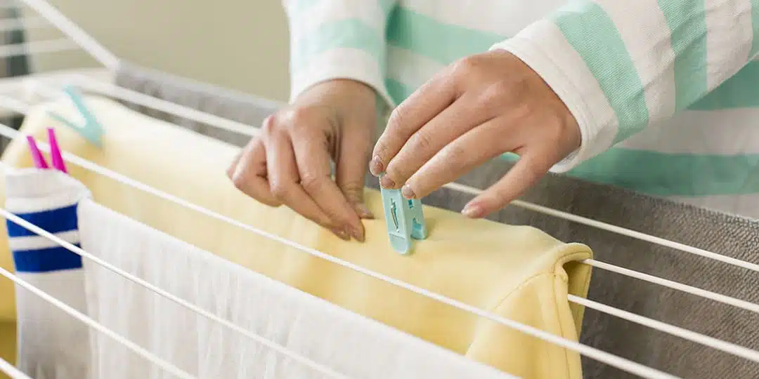 Méthodes pour étendre le linge en intérieur